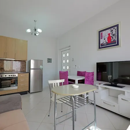 E Olsi Kacupaj Apartment *