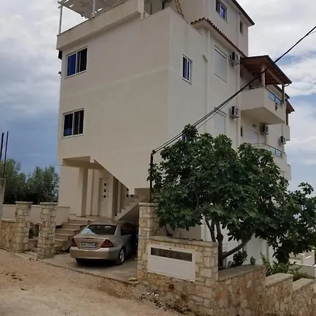 E Olsi Kacupaj Apartment *